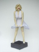 Marilyn Monroe model 2208